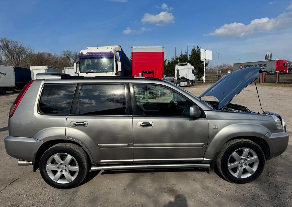 Nissan X-Trail 2.2 dCi 4x2 Comfort - SUV: slika Nissan X-Trail 2.2 dCi 4x2 Comfort - SUV Nissan X-Trail 2.2 dCi 4x2 Comfort - SUV: slika Nissan X-Trail 2.2 dCi 4x2 Comfort - SUV