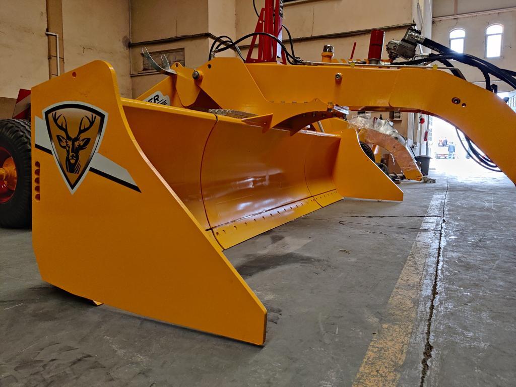 Novatar Laser Controlled Land Leveler - Oprema za obradu tla: slika Novatar Laser Controlled Land Leveler - Oprema za obradu tla Novatar Laser Controlled Land Leveler - Oprema za obradu tla: slika Novatar Laser Controlled Land Leveler - Oprema za obradu tla