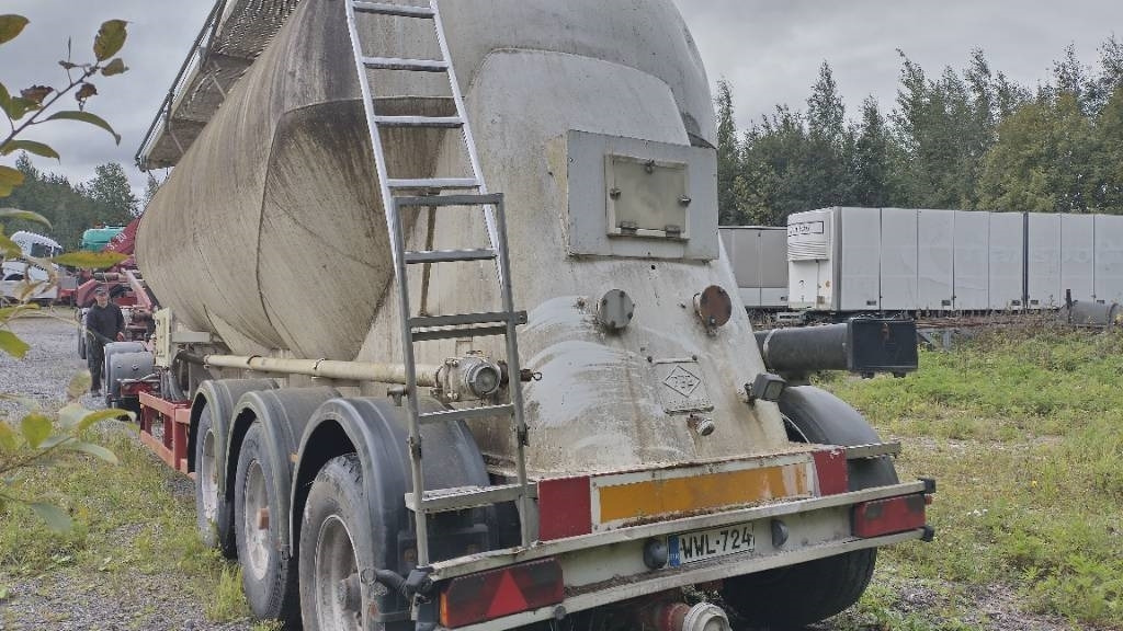 Feldbinder Säiliö puolikas - Poluprikolica cisterna: slika Feldbinder Säiliö puolikas - Poluprikolica cisterna Feldbinder Säiliö puolikas - Poluprikolica cisterna: slika Feldbinder Säiliö puolikas - Poluprikolica cisterna