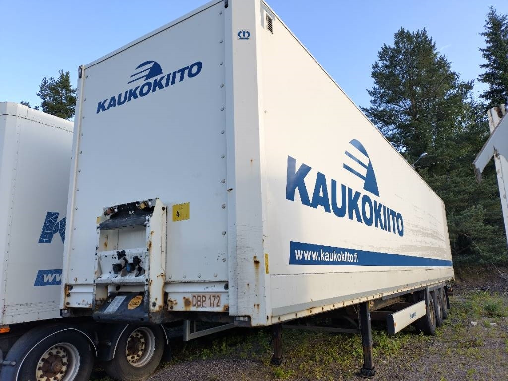 Krone 13,60 kaappi puolikas - Poluprikolica sa zatvorenim sandukom: slika Krone 13,60 kaappi puolikas - Poluprikolica sa zatvorenim sandukom Krone 13,60 kaappi puolikas - Poluprikolica sa zatvorenim sandukom: slika Krone 13,60 kaappi puolikas - Poluprikolica sa zatvorenim sandukom