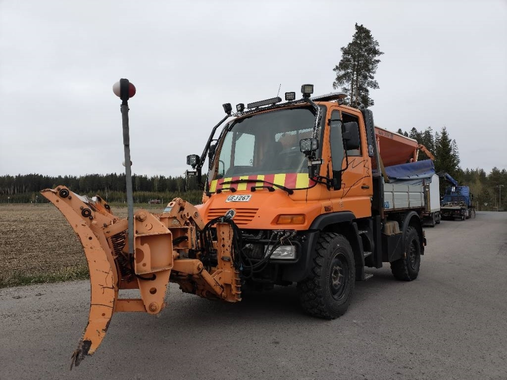 Mercedes-Benz Unimog ,hiekoitin,aura,kippilava - Vozilo za čišćenje snijega: slika Mercedes-Benz Unimog ,hiekoitin,aura,kippilava - Vozilo za čišćenje snijega Mercedes-Benz Unimog ,hiekoitin,aura,kippilava - Vozilo za čišćenje snijega: slika Mercedes-Benz Unimog ,hiekoitin,aura,kippilava - Vozilo za čišćenje snijega