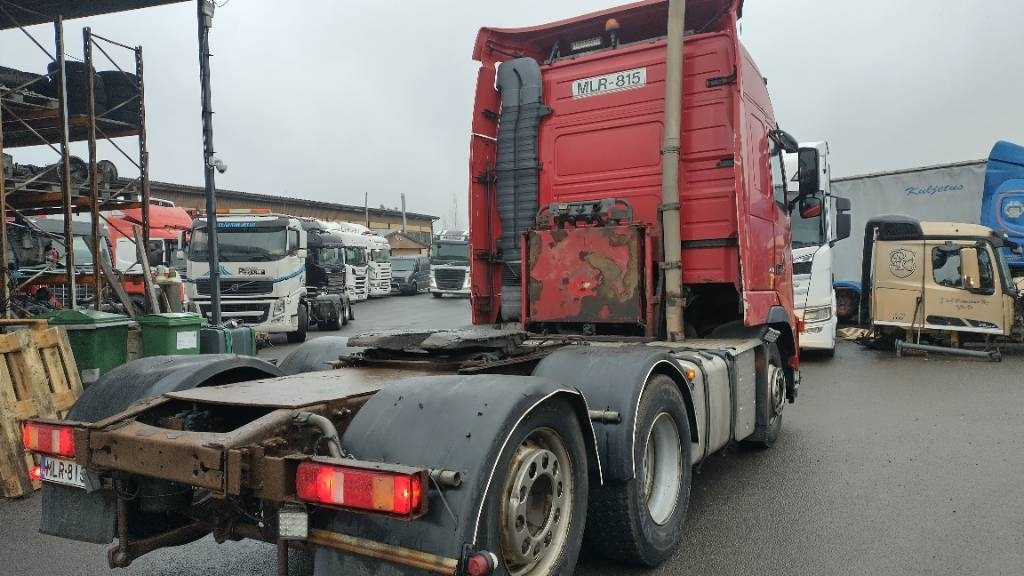 Volvo FH480 6x2 takateli veturi, hydrauliikka,manuaali - Tegljač: slika Volvo FH480 6x2 takateli veturi, hydrauliikka,manuaali - Tegljač Volvo FH480 6x2 takateli veturi, hydrauliikka,manuaali - Tegljač: slika Volvo FH480 6x2 takateli veturi, hydrauliikka,manuaali - Tegljač