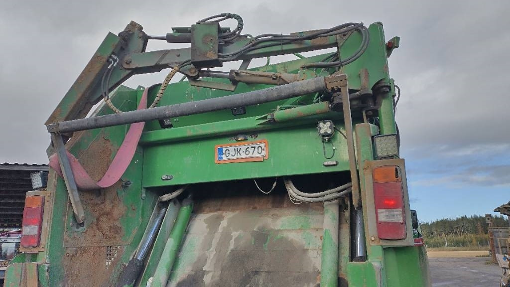 Volvo FM330 6x2 Norba pakkaaja,molokki nostin, manuaali - Kamion za odvoz smeća: slika Volvo FM330 6x2 Norba pakkaaja,molokki nostin, manuaali - Kamion za odvoz smeća Volvo FM330 6x2 Norba pakkaaja,molokki nostin, manuaali - Kamion za odvoz smeća: slika Volvo FM330 6x2 Norba pakkaaja,molokki nostin, manuaali - Kamion za odvoz smeća