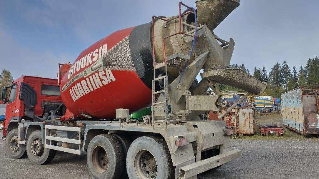 Volvo FM9 8x4 full steel,manual, mixer - Kamion cisterna: slika Volvo FM9 8x4 full steel,manual, mixer - Kamion cisterna Volvo FM9 8x4 full steel,manual, mixer - Kamion cisterna: slika Volvo FM9 8x4 full steel,manual, mixer - Kamion cisterna