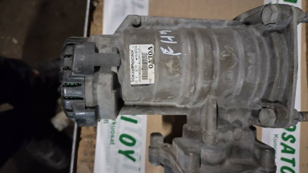 Volvo PERÄVAUNUN OHJAUSVENTTIILI - Dijelovi kočnica za Kamion: slika Volvo PERÄVAUNUN OHJAUSVENTTIILI - Dijelovi kočnica za Kamion Volvo PERÄVAUNUN OHJAUSVENTTIILI - Dijelovi kočnica za Kamion: slika Volvo PERÄVAUNUN OHJAUSVENTTIILI - Dijelovi kočnica za Kamion