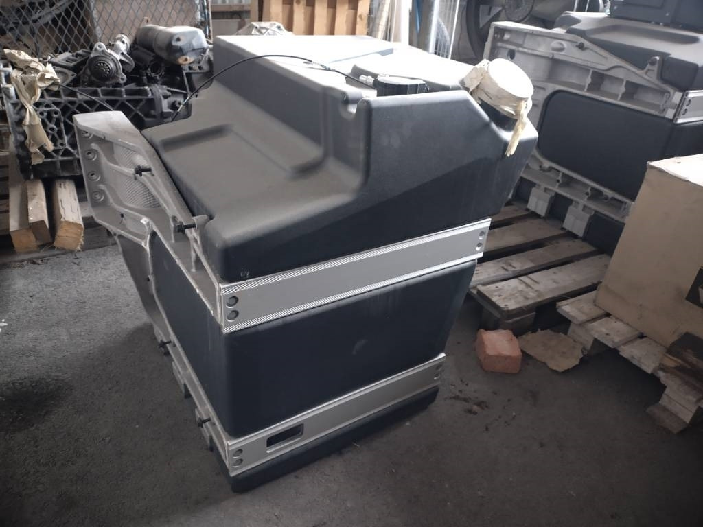 Volvo Polttoaine tankki 2+2 - Okvir/ Šasija za Kamion: slika Volvo Polttoaine tankki 2+2 - Okvir/ Šasija za Kamion Volvo Polttoaine tankki 2+2 - Okvir/ Šasija za Kamion: slika Volvo Polttoaine tankki 2+2 - Okvir/ Šasija za Kamion