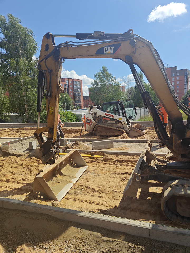 CATERPILLAR 305E2 - Mini bager: slika CATERPILLAR 305E2 - Mini bager CATERPILLAR 305E2 - Mini bager: slika CATERPILLAR 305E2 - Mini bager