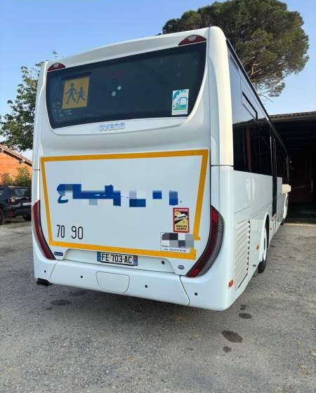 Iveco CROSSWAY/ SPROWADZONY / 180 000 KM / MANUAL - Prigradski autobus: slika Iveco CROSSWAY/ SPROWADZONY / 180 000 KM / MANUAL - Prigradski autobus Iveco CROSSWAY/ SPROWADZONY / 180 000 KM / MANUAL - Prigradski autobus: slika Iveco CROSSWAY/ SPROWADZONY / 180 000 KM / MANUAL - Prigradski autobus