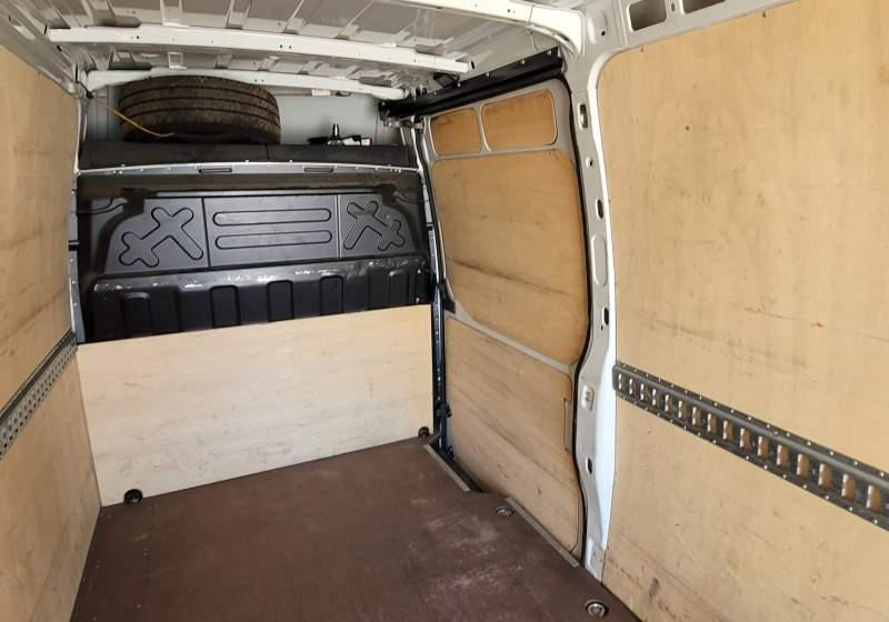 Furgon Iveco DAILY 35-140 / SPROWADZONY Z FRANCJI / TEMPOMAT: slika Furgon Iveco DAILY 35-140 / SPROWADZONY Z FRANCJI / TEMPOMAT