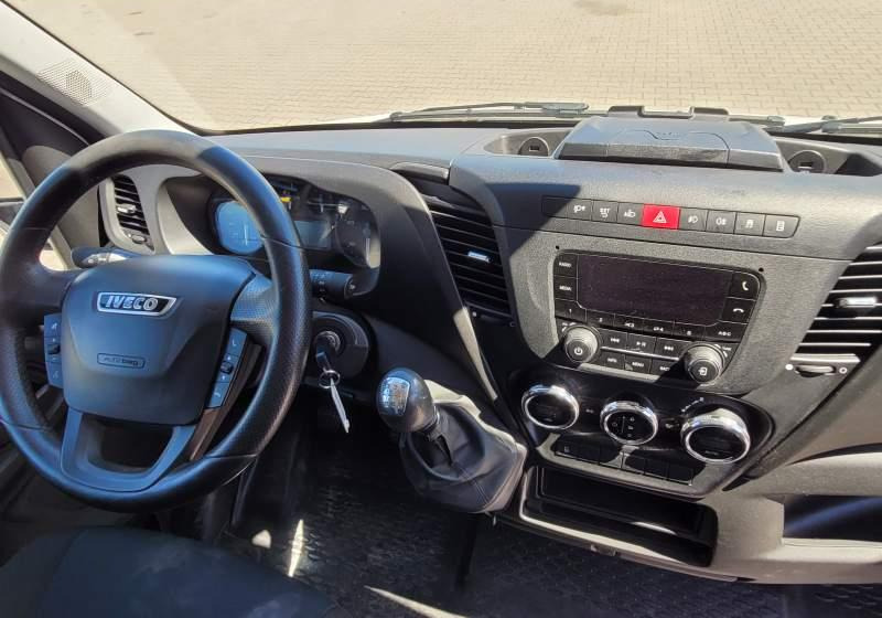 Furgon Iveco DAILY 35-140 / SPROWADZONY Z FRANCJI / TEMPOMAT: slika Furgon Iveco DAILY 35-140 / SPROWADZONY Z FRANCJI / TEMPOMAT
