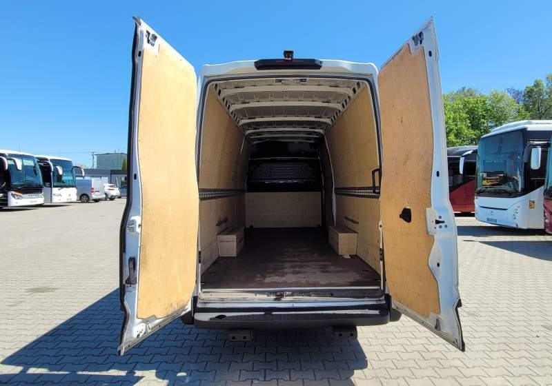 Furgon Iveco DAILY 35-140 / SPROWADZONY Z FRANCJI / TEMPOMAT: slika Furgon Iveco DAILY 35-140 / SPROWADZONY Z FRANCJI / TEMPOMAT