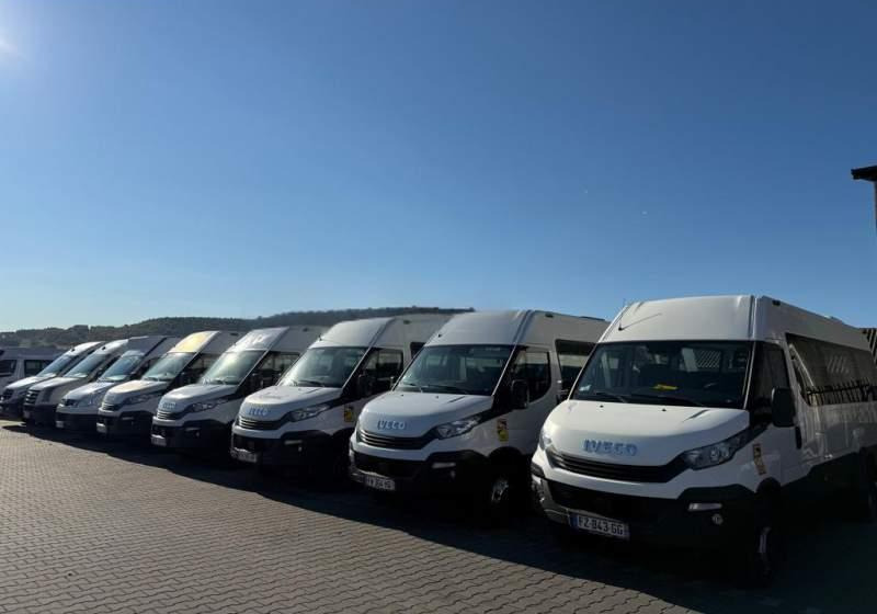Iveco DAILY / CRAFTER / SPRINTER / WING / 23 MIEJSCA - Minibus, Putnički kombi: slika Iveco DAILY / CRAFTER / SPRINTER / WING / 23 MIEJSCA - Minibus, Putnički kombi Iveco DAILY / CRAFTER / SPRINTER / WING / 23 MIEJSCA - Minibus, Putnički kombi: slika Iveco DAILY / CRAFTER / SPRINTER / WING / 23 MIEJSCA - Minibus, Putnički kombi