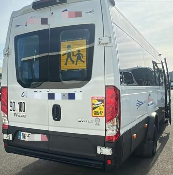 Iveco DAILY/ SPROWADZONE / 2X KLIMA / TV / 108 000 KM - Minibus, Putnički kombi: slika Iveco DAILY/ SPROWADZONE / 2X KLIMA / TV / 108 000 KM - Minibus, Putnički kombi Iveco DAILY/ SPROWADZONE / 2X KLIMA / TV / 108 000 KM - Minibus, Putnički kombi: slika Iveco DAILY/ SPROWADZONE / 2X KLIMA / TV / 108 000 KM - Minibus, Putnički kombi
