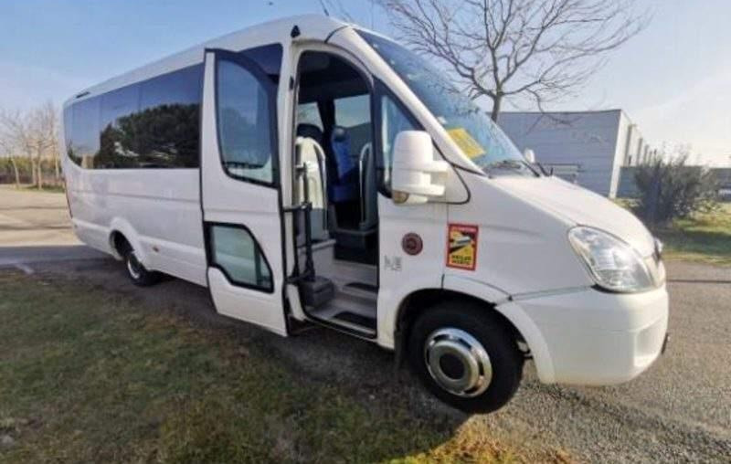 Iveco SUNSET / SPROWADZONE / 23 MIEJSCA / 170 000 KM - Turistički autobus: slika Iveco SUNSET / SPROWADZONE / 23 MIEJSCA / 170 000 KM - Turistički autobus Iveco SUNSET / SPROWADZONE / 23 MIEJSCA / 170 000 KM - Turistički autobus: slika Iveco SUNSET / SPROWADZONE / 23 MIEJSCA / 170 000 KM - Turistički autobus