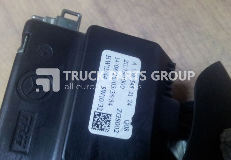 MERCEDES-BENZ Actros MP4 EURO5, EURO6 steering column switch, 0095452124 dashboard - Prekidač upravljačkog stupa za Kamion: slika MERCEDES-BENZ Actros MP4 EURO5, EURO6 steering column switch, 0095452124 dashboard - Prekidač upravljačkog stupa za Kamion MERCEDES-BENZ Actros MP4 EURO5, EURO6 steering column switch, 0095452124 dashboard - Prekidač upravljačkog stupa za Kamion: slika MERCEDES-BENZ Actros MP4 EURO5, EURO6 steering column switch, 0095452124 dashboard - Prekidač upravljačkog stupa za Kamion