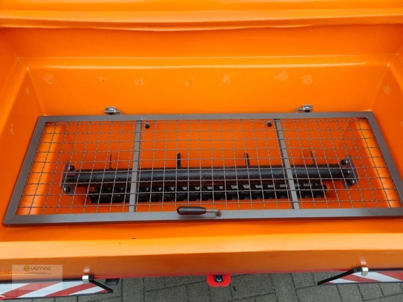 Novi Posipač pijeska/ Soli Dexwal Kastenstreuer Walzenstreuer Salzstreuer Streuer NEU Winter: slika Novi Posipač pijeska/ Soli Dexwal Kastenstreuer Walzenstreuer Salzstreuer Streuer NEU Winter Novi Posipač pijeska/ Soli Dexwal Kastenstreuer Walzenstreuer Salzstreuer Streuer NEU Winter: slika Novi Posipač pijeska/ Soli Dexwal Kastenstreuer Walzenstreuer Salzstreuer Streuer NEU Winter