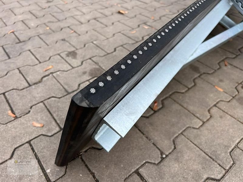 Novi Nož Vemac Gummischieber 200 Verstellbar EURO Gülleschieber Mistschieber NEU: slika Novi Nož Vemac Gummischieber 200 Verstellbar EURO Gülleschieber Mistschieber NEU