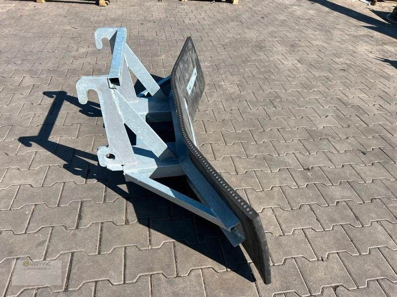Vemac Gummischieber 260 Schäffer Futterschieber, Gülleschieber, Schneeschild - Nož za Poljoprivredni strojevi: slika Vemac Gummischieber 260 Schäffer Futterschieber, Gülleschieber, Schneeschild - Nož za Poljoprivredni strojevi Vemac Gummischieber 260 Schäffer Futterschieber, Gülleschieber, Schneeschild - Nož za Poljoprivredni strojevi: slika Vemac Gummischieber 260 Schäffer Futterschieber, Gülleschieber, Schneeschild - Nož za Poljoprivredni strojevi
