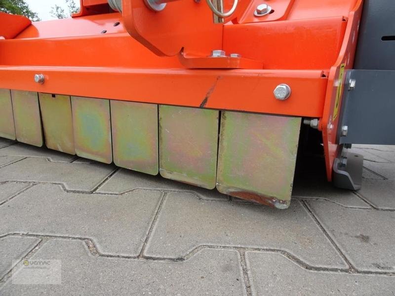 Novi Malčer sa čekićima Vemac Mulcher Schlegelmulcher ML165 165cm NEU: slika Novi Malčer sa čekićima Vemac Mulcher Schlegelmulcher ML165 165cm NEU