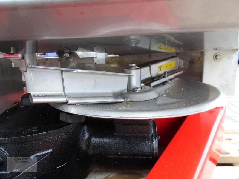 Novi Rasipač gnojiva Vemac Zweischeibenstreuer 2000KG Streuer Winterdienst Traktor NEU: slika Novi Rasipač gnojiva Vemac Zweischeibenstreuer 2000KG Streuer Winterdienst Traktor NEU