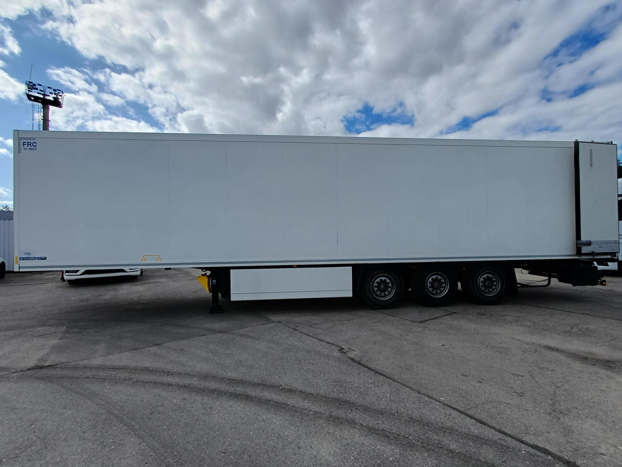 2022 Krone SDR Cool Liner FP 60 ThermoKing SLXi 300 - Poluprikolica hladnjača: slika 2022 Krone SDR Cool Liner FP 60 ThermoKing SLXi 300 - Poluprikolica hladnjača 2022 Krone SDR Cool Liner FP 60 ThermoKing SLXi 300 - Poluprikolica hladnjača: slika 2022 Krone SDR Cool Liner FP 60 ThermoKing SLXi 300 - Poluprikolica hladnjača