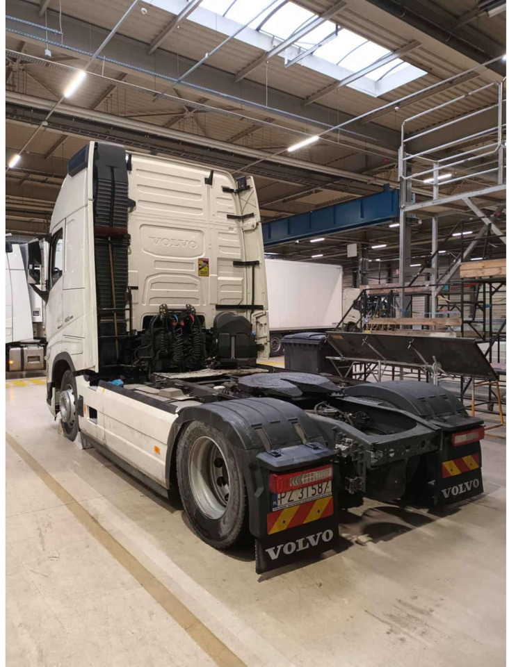 2023 Volvo FH 460 Globetrotter XL i-Save - Tegljač: slika 2023 Volvo FH 460 Globetrotter XL i-Save - Tegljač 2023 Volvo FH 460 Globetrotter XL i-Save - Tegljač: slika 2023 Volvo FH 460 Globetrotter XL i-Save - Tegljač