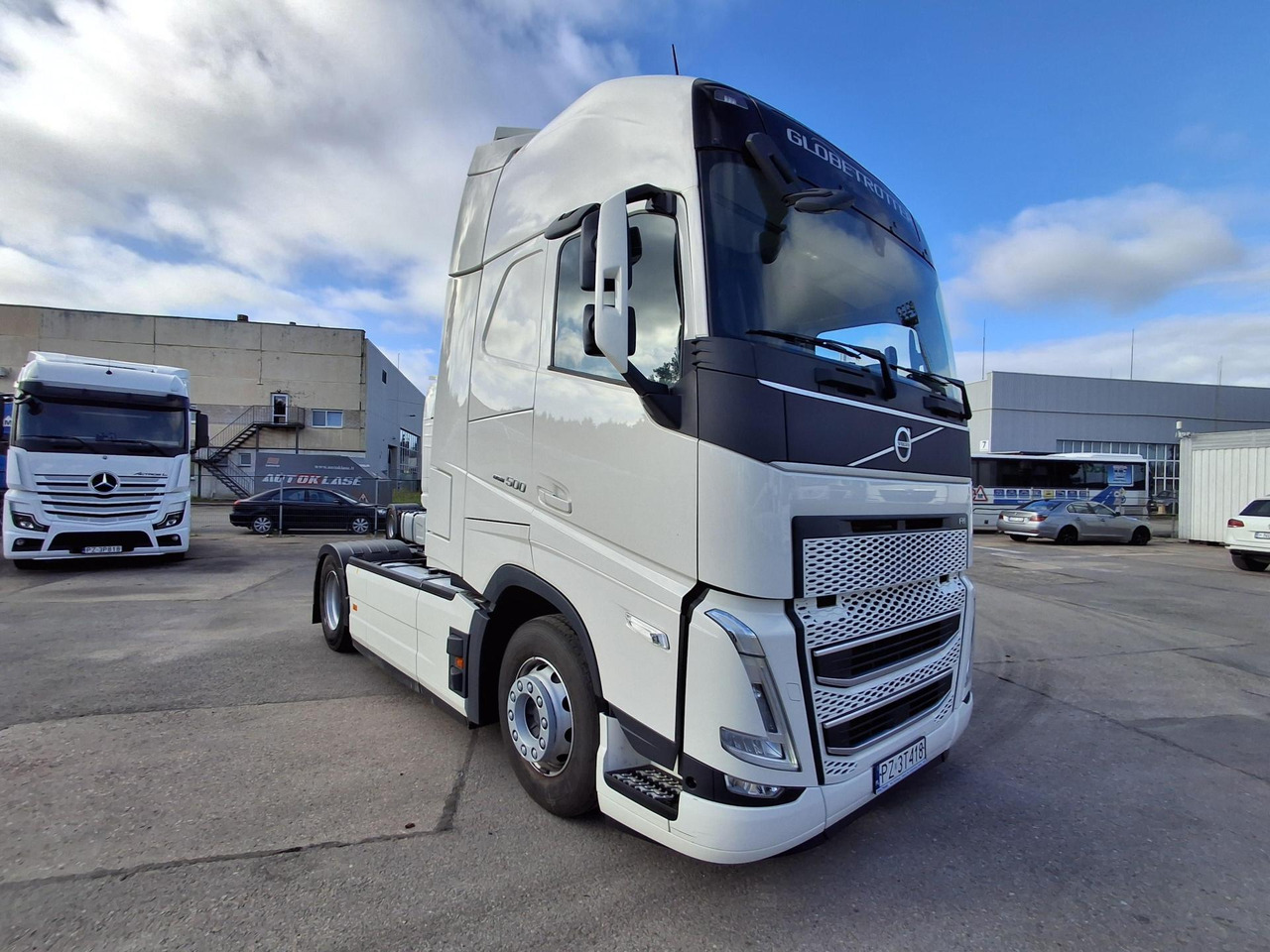 2023 Volvo FH 500 Globetrotter XL Side Skirts - Tegljač: slika 2023 Volvo FH 500 Globetrotter XL Side Skirts - Tegljač 2023 Volvo FH 500 Globetrotter XL Side Skirts - Tegljač: slika 2023 Volvo FH 500 Globetrotter XL Side Skirts - Tegljač