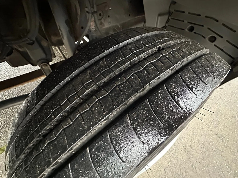 Mercedes-Benz Atego 815 / NL TRUCK / EURO 3 / LOW KM / BOX+LIFT / MANUAL / ANALOG TACHO - Kamion sandučar: slika Mercedes-Benz Atego 815 / NL TRUCK / EURO 3 / LOW KM / BOX+LIFT / MANUAL / ANALOG TACHO - Kamion sandučar Mercedes-Benz Atego 815 / NL TRUCK / EURO 3 / LOW KM / BOX+LIFT / MANUAL / ANALOG TACHO - Kamion sandučar: slika Mercedes-Benz Atego 815 / NL TRUCK / EURO 3 / LOW KM / BOX+LIFT / MANUAL / ANALOG TACHO - Kamion sandučar