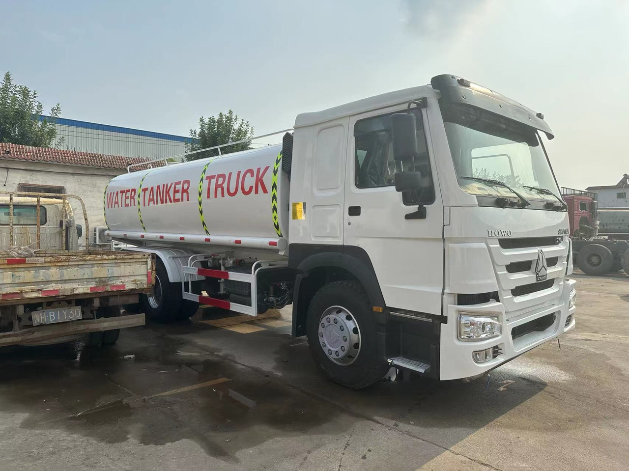 Howo 371 - Kamion cisterna: slika howo 371 - Kamion cisterna Howo 371 - Kamion cisterna: slika howo 371 - Kamion cisterna