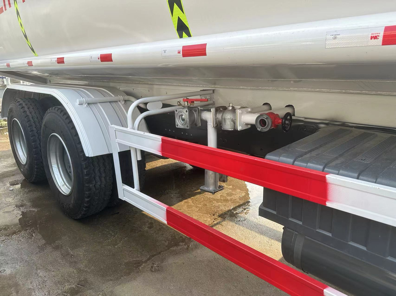 Howo 371 - Kamion cisterna: slika howo 371 - Kamion cisterna Howo 371 - Kamion cisterna: slika howo 371 - Kamion cisterna