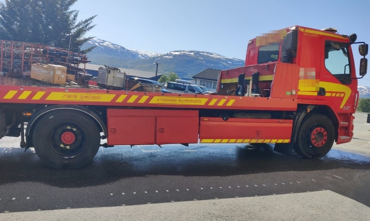 DAF LF 320 - Kamion za vuču: slika DAF LF 320 - Kamion za vuču DAF LF 320 - Kamion za vuču: slika DAF LF 320 - Kamion za vuču