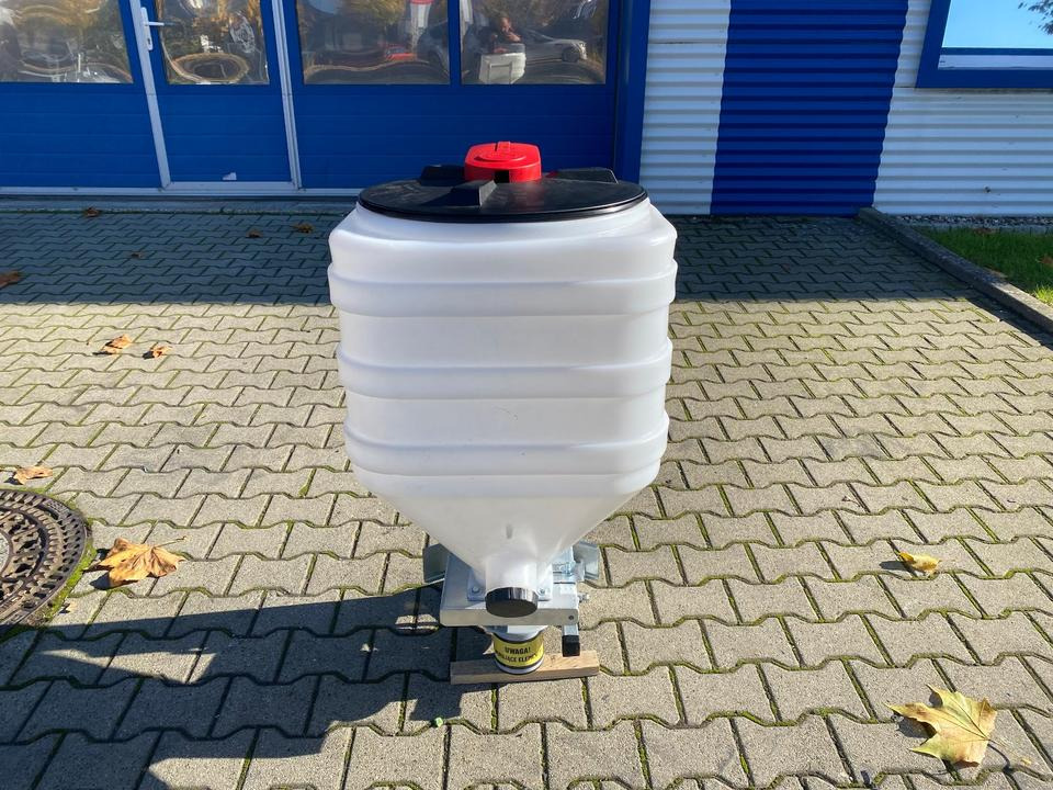 Elektrischer Salzstreuer / Universalstreuer / Winterdienst / 12V / INKL.19% MWST *SOFORT!* - Posipač pijeska/ Soli: slika Elektrischer Salzstreuer / Universalstreuer / Winterdienst / 12V / INKL.19% MWST *SOFORT!* - Posipač pijeska/ Soli Elektrischer Salzstreuer / Universalstreuer / Winterdienst / 12V / INKL.19% MWST *SOFORT!* - Posipač pijeska/ Soli: slika Elektrischer Salzstreuer / Universalstreuer / Winterdienst / 12V / INKL.19% MWST *SOFORT!* - Posipač pijeska/ Soli