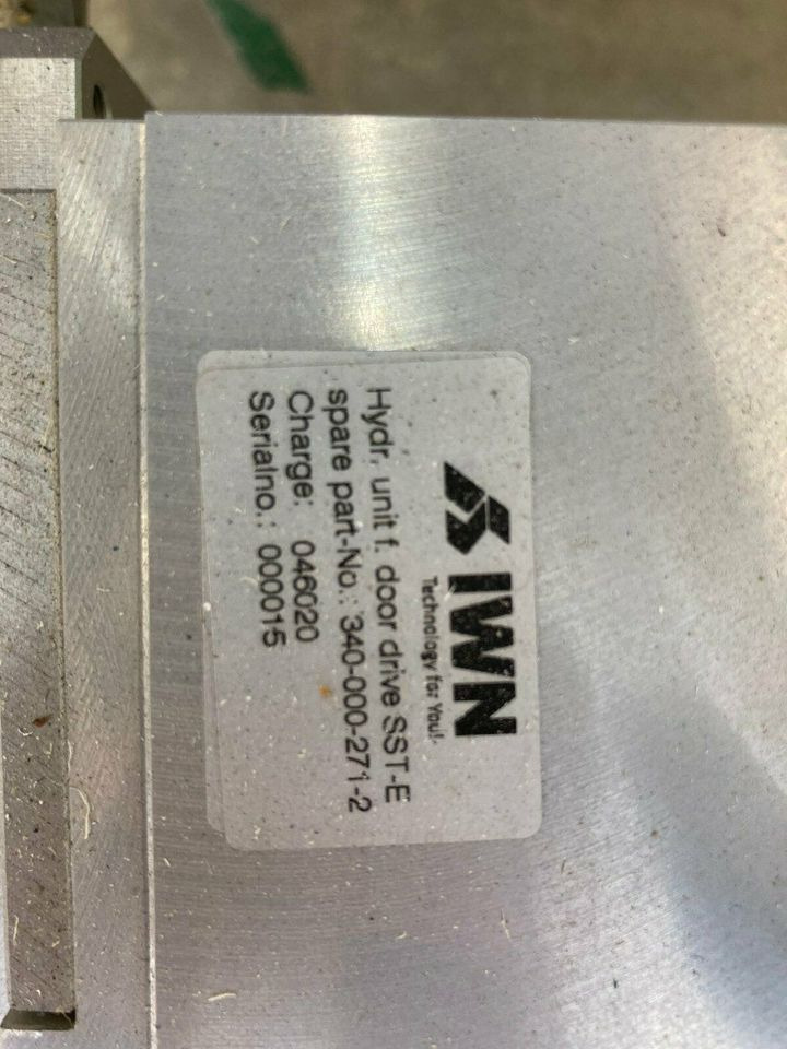 MAN Lion´s City 12 Türantrieb hintere Tür Teilenummer 36744066140 - Vrata i dijelovi za Kamion: slika MAN Lion´s City 12 Türantrieb hintere Tür Teilenummer 36744066140 - Vrata i dijelovi za Kamion MAN Lion´s City 12 Türantrieb hintere Tür Teilenummer 36744066140 - Vrata i dijelovi za Kamion: slika MAN Lion´s City 12 Türantrieb hintere Tür Teilenummer 36744066140 - Vrata i dijelovi za Kamion