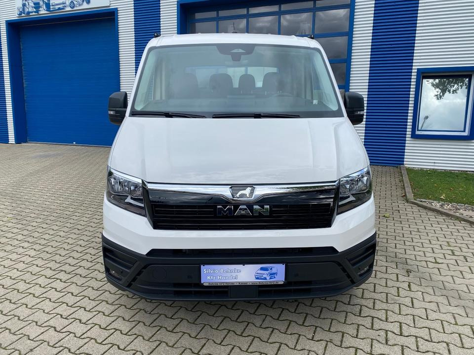 MAN TGE 3.140 Doka Pritsche Next Level *TEMPO*KLIMA*CAM*AHK*APP*PDC*INKL.19% MWST*SOFORT!* - Dostavno vozilo s ravnom platformom, Dostavno vozilo s dvostrukom kabinom: slika MAN TGE 3.140 Doka Pritsche Next Level *TEMPO*KLIMA*CAM*AHK*APP*PDC*INKL.19% MWST*SOFORT!* - Dostavno vozilo s ravnom platformom, Dostavno vozilo s dvostrukom kabinom MAN TGE 3.140 Doka Pritsche Next Level *TEMPO*KLIMA*CAM*AHK*APP*PDC*INKL.19% MWST*SOFORT!* - Dostavno vozilo s ravnom platformom, Dostavno vozilo s dvostrukom kabinom: slika MAN TGE 3.140 Doka Pritsche Next Level *TEMPO*KLIMA*CAM*AHK*APP*PDC*INKL.19% MWST*SOFORT!* - Dostavno vozilo s ravnom platformom, Dostavno vozilo s dvostrukom kabinom