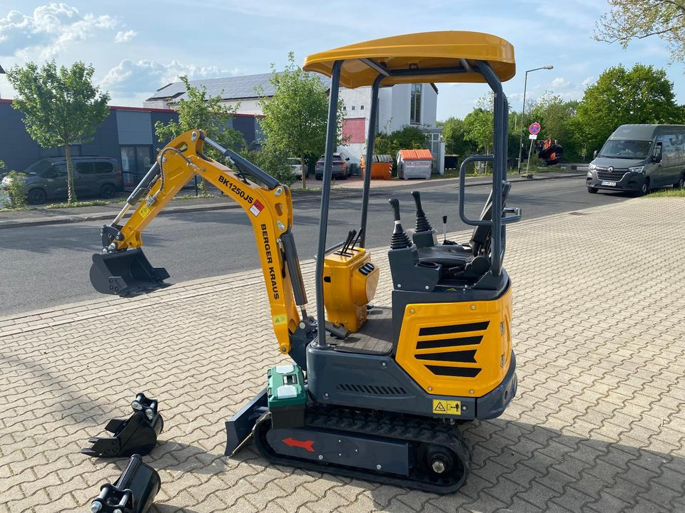 Minibagger BK1250JS + Schaufelpaket *INKL.19% MWST*KUBOTA*BERGER KRAUS*JOYSTICK*SOFORT!* - Mini bager: slika Minibagger BK1250JS + Schaufelpaket *INKL.19% MWST*KUBOTA*BERGER KRAUS*JOYSTICK*SOFORT!* - Mini bager Minibagger BK1250JS + Schaufelpaket *INKL.19% MWST*KUBOTA*BERGER KRAUS*JOYSTICK*SOFORT!* - Mini bager: slika Minibagger BK1250JS + Schaufelpaket *INKL.19% MWST*KUBOTA*BERGER KRAUS*JOYSTICK*SOFORT!* - Mini bager