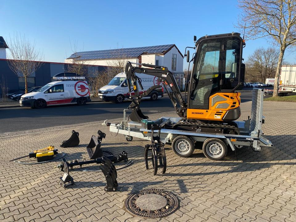 Minibagger BK2000NKSR + Tieflader + Zubehör *INKL.19% MWST*BERGER KRAUS*KUBOTA* KLIMA*SCHWENKARM*VERSTELLFAHRWERK* - Mini bager, Prikolica: slika Minibagger BK2000NKSR + Tieflader + Zubehör *INKL.19% MWST*BERGER KRAUS*KUBOTA* KLIMA*SCHWENKARM*VERSTELLFAHRWERK* - Mini bager, Prikolica Minibagger BK2000NKSR + Tieflader + Zubehör *INKL.19% MWST*BERGER KRAUS*KUBOTA* KLIMA*SCHWENKARM*VERSTELLFAHRWERK* - Mini bager, Prikolica: slika Minibagger BK2000NKSR + Tieflader + Zubehör *INKL.19% MWST*BERGER KRAUS*KUBOTA* KLIMA*SCHWENKARM*VERSTELLFAHRWERK* - Mini bager, Prikolica