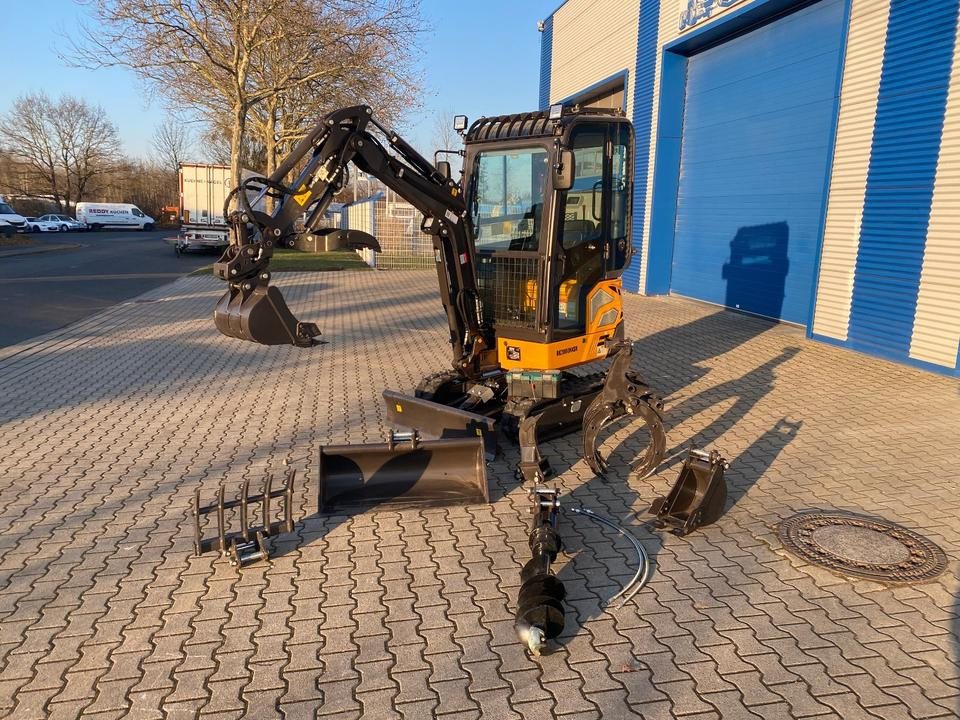 Minibagger BK2000NKSR inkl. Zubehörpaket *INKL.19% MWST*BERGER KRAUS*KUBOTA* KLIMA*SCHWENKARM*VERSTELLFAHRWERK* - Mini bager: slika Minibagger BK2000NKSR inkl. Zubehörpaket *INKL.19% MWST*BERGER KRAUS*KUBOTA* KLIMA*SCHWENKARM*VERSTELLFAHRWERK* - Mini bager Minibagger BK2000NKSR inkl. Zubehörpaket *INKL.19% MWST*BERGER KRAUS*KUBOTA* KLIMA*SCHWENKARM*VERSTELLFAHRWERK* - Mini bager: slika Minibagger BK2000NKSR inkl. Zubehörpaket *INKL.19% MWST*BERGER KRAUS*KUBOTA* KLIMA*SCHWENKARM*VERSTELLFAHRWERK* - Mini bager