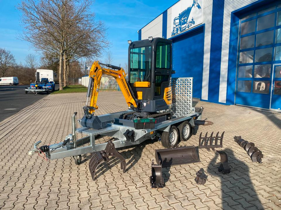 Minibagger BK950KS + Tieflader + Zubehör *INKL.19% MWST*BERGER KRAUS*KABINE*SOFORT!* - Mini bager, Prikolica: slika Minibagger BK950KS + Tieflader + Zubehör *INKL.19% MWST*BERGER KRAUS*KABINE*SOFORT!* - Mini bager, Prikolica Minibagger BK950KS + Tieflader + Zubehör *INKL.19% MWST*BERGER KRAUS*KABINE*SOFORT!* - Mini bager, Prikolica: slika Minibagger BK950KS + Tieflader + Zubehör *INKL.19% MWST*BERGER KRAUS*KABINE*SOFORT!* - Mini bager, Prikolica