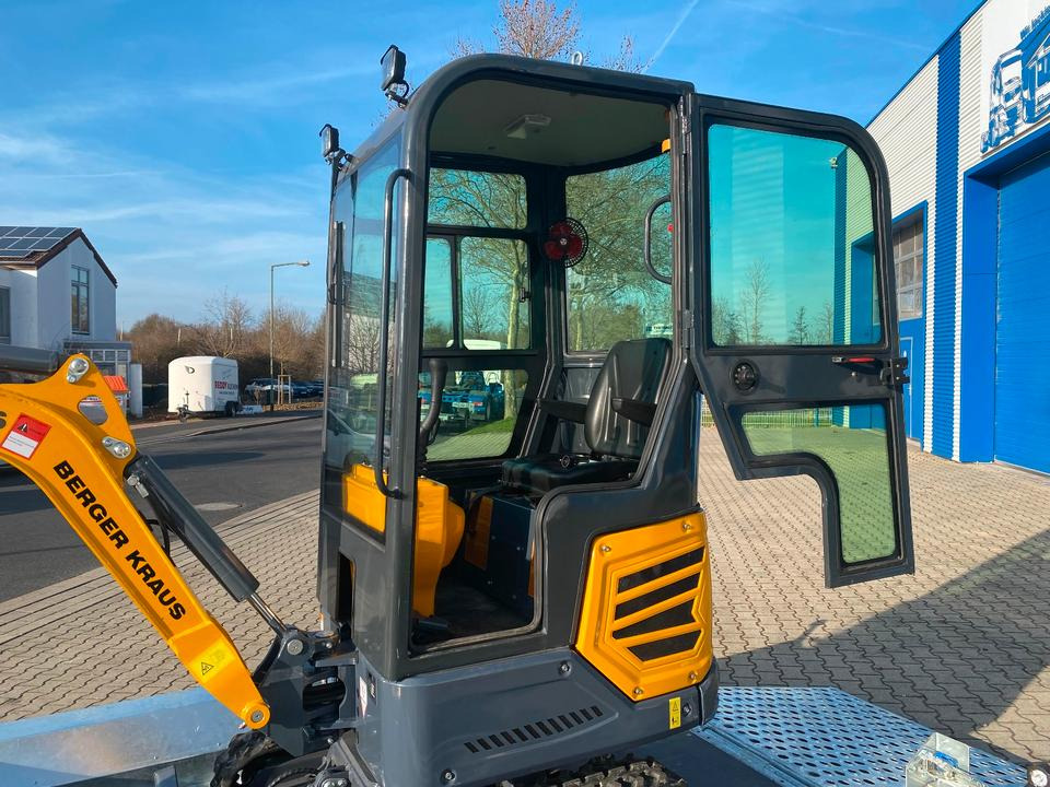 Minibagger BK950KS + Tieflader + Zubehör *INKL.19% MWST*BERGER KRAUS*KABINE*SOFORT!* - Mini bager, Prikolica: slika Minibagger BK950KS + Tieflader + Zubehör *INKL.19% MWST*BERGER KRAUS*KABINE*SOFORT!* - Mini bager, Prikolica Minibagger BK950KS + Tieflader + Zubehör *INKL.19% MWST*BERGER KRAUS*KABINE*SOFORT!* - Mini bager, Prikolica: slika Minibagger BK950KS + Tieflader + Zubehör *INKL.19% MWST*BERGER KRAUS*KABINE*SOFORT!* - Mini bager, Prikolica