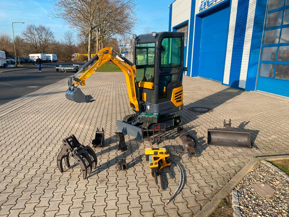 Minibagger BK950KS + Zubehör *INKL.19% MWST*BERGER KRAUS*KABINE*SOFORT!* - Mini bager: slika Minibagger BK950KS + Zubehör *INKL.19% MWST*BERGER KRAUS*KABINE*SOFORT!* - Mini bager Minibagger BK950KS + Zubehör *INKL.19% MWST*BERGER KRAUS*KABINE*SOFORT!* - Mini bager: slika Minibagger BK950KS + Zubehör *INKL.19% MWST*BERGER KRAUS*KABINE*SOFORT!* - Mini bager