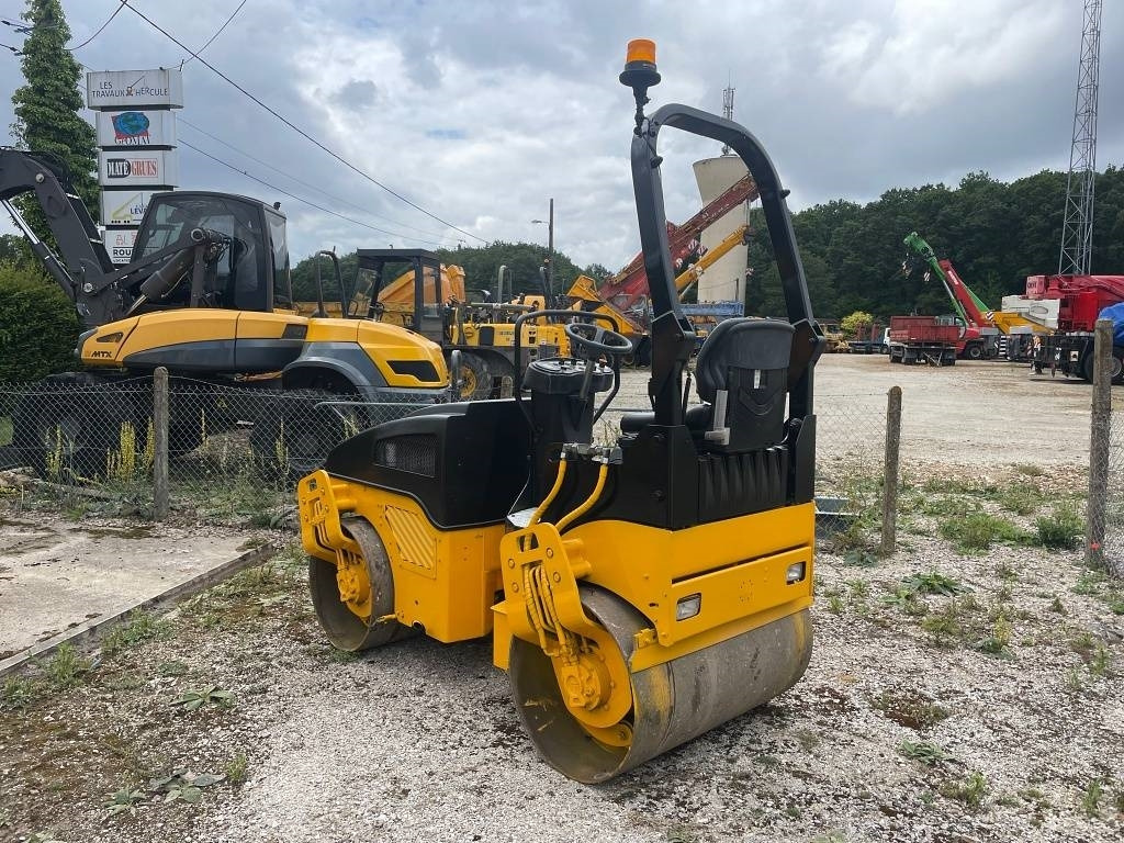Bomag BW 120 AD-4 - Cestovni valjak: slika Bomag BW 120 AD-4 - Cestovni valjak Bomag BW 120 AD-4 - Cestovni valjak: slika Bomag BW 120 AD-4 - Cestovni valjak