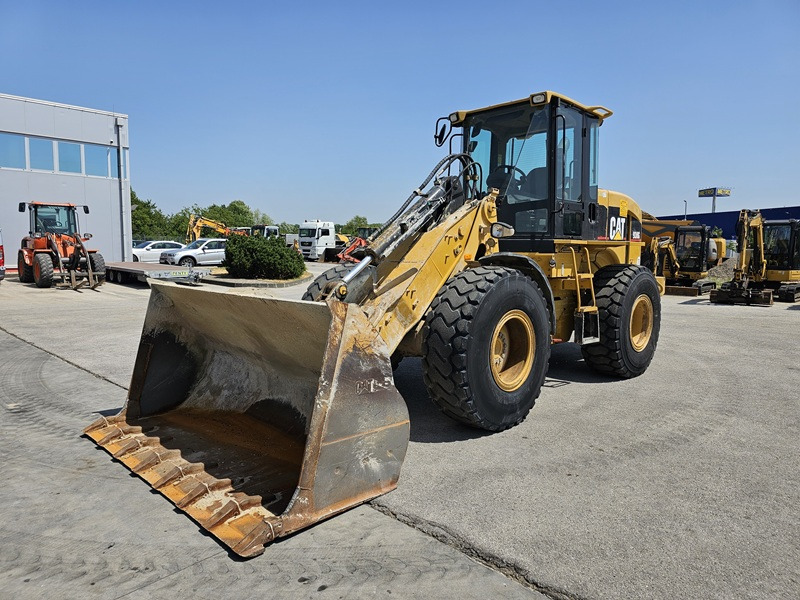 CATERPILLAR 930G - Utovarivač na kotačima: slika CATERPILLAR 930G - Utovarivač na kotačima CATERPILLAR 930G - Utovarivač na kotačima: slika CATERPILLAR 930G - Utovarivač na kotačima
