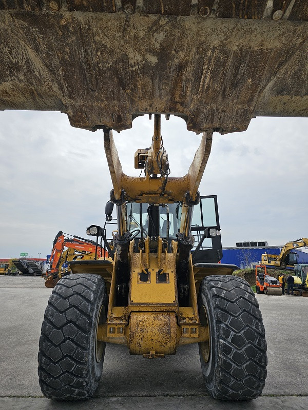 Utovarivač na kotačima CATERPILLAR 966K: slika Utovarivač na kotačima CATERPILLAR 966K