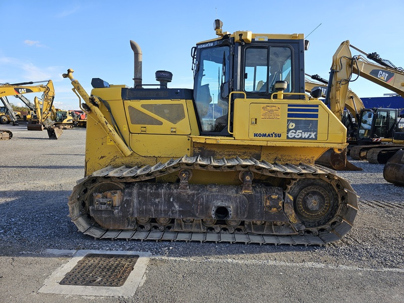 KOMATSU D65WX-17 - Buldožer: slika KOMATSU D65WX-17 - Buldožer KOMATSU D65WX-17 - Buldožer: slika KOMATSU D65WX-17 - Buldožer
