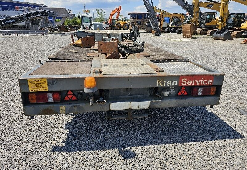 Liebherr 34K 81K - Prikolica s niskim utovarivačem: slika Liebherr 34K 81K - Prikolica s niskim utovarivačem Liebherr 34K 81K - Prikolica s niskim utovarivačem: slika Liebherr 34K 81K - Prikolica s niskim utovarivačem