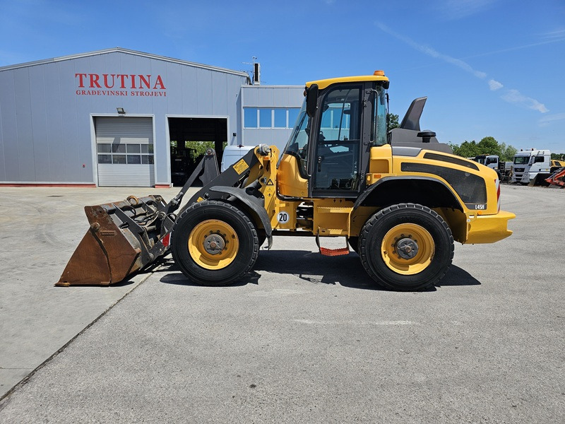 VOLVO L45H - Utovarivač na kotačima: slika VOLVO L45H - Utovarivač na kotačima VOLVO L45H - Utovarivač na kotačima: slika VOLVO L45H - Utovarivač na kotačima