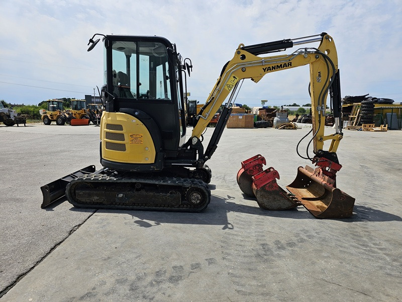 YANMAR VIO33 - Mini bager: slika YANMAR VIO33 - Mini bager YANMAR VIO33 - Mini bager: slika YANMAR VIO33 - Mini bager