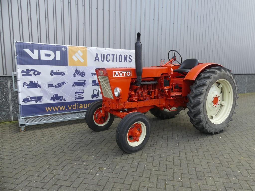 AVTO T40 - Traktor: slika AVTO T40 - Traktor AVTO T40 - Traktor: slika AVTO T40 - Traktor