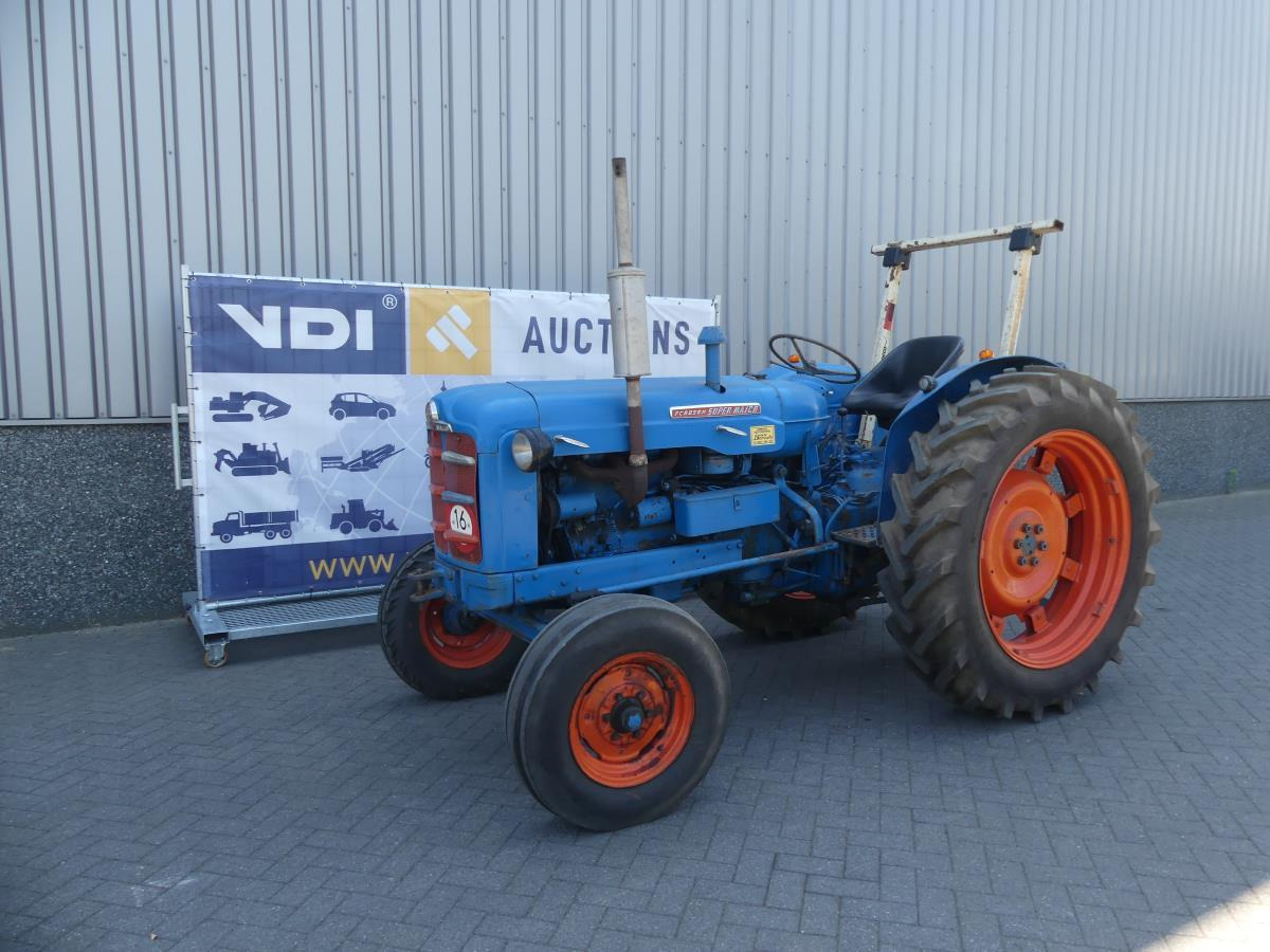Fordson Major - Traktor: slika Fordson Major - Traktor Fordson Major - Traktor: slika Fordson Major - Traktor