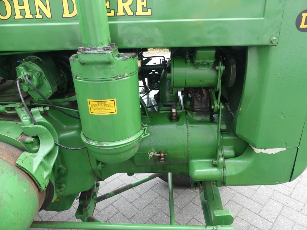Traktor John-Deere D: slika Traktor John-Deere D Traktor John-Deere D: slika Traktor John-Deere D